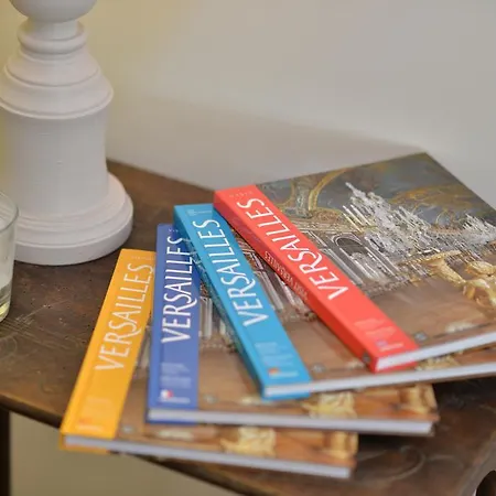 Apartment Un Jour Versailles... *